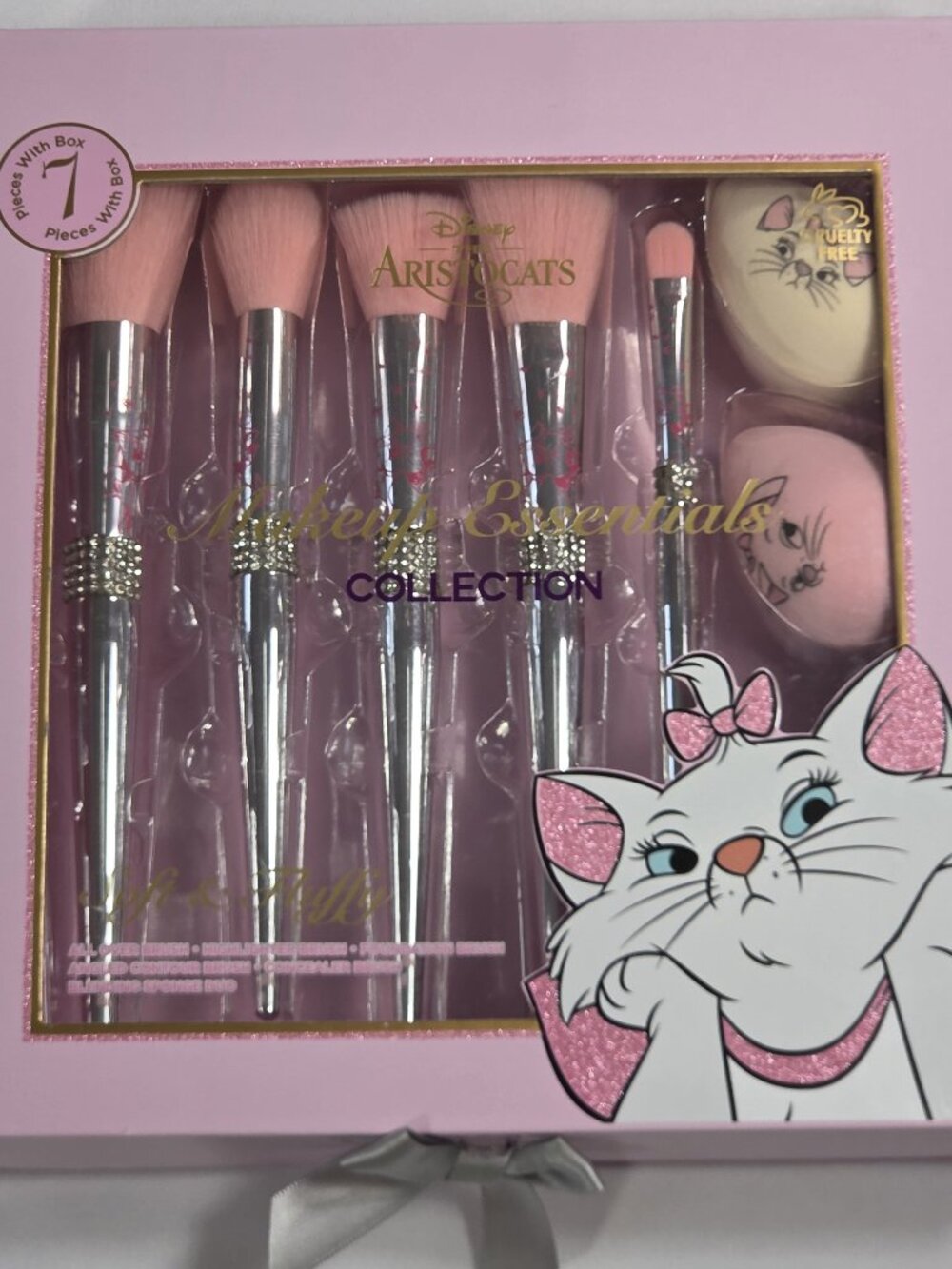 NIB Disney The Aristocats Marie Exclusive Essentials 7-Piece Makeup Brush Set